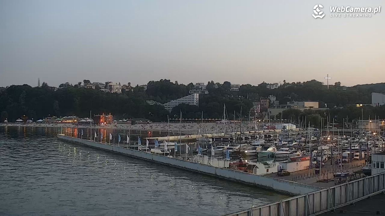GDYNIA - widok na Przystań Jachtową - 26 czerwiec 2026, 21:53