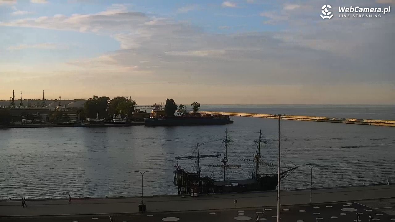 GDYNIA - widok na Przystań Jachtową - 25 lipiec 2025, 20:09