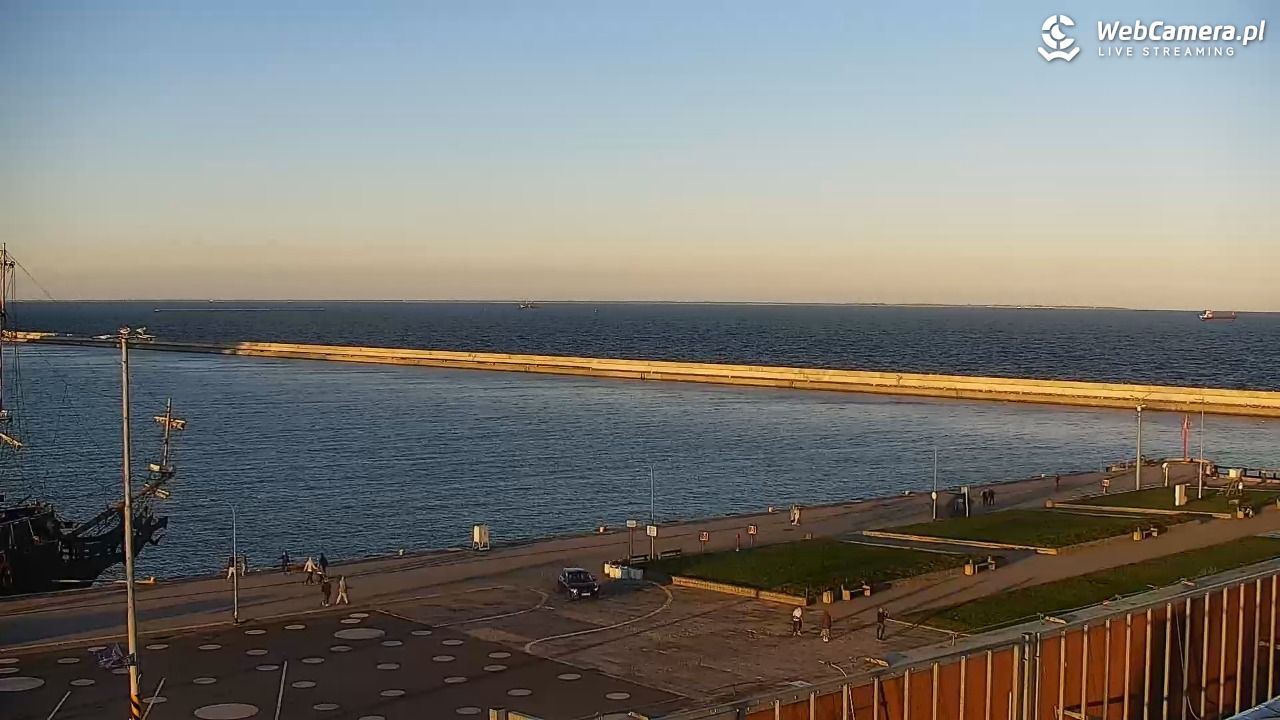 GDYNIA - widok na Przystań Jachtową - 27 wresień 2026, 17:59