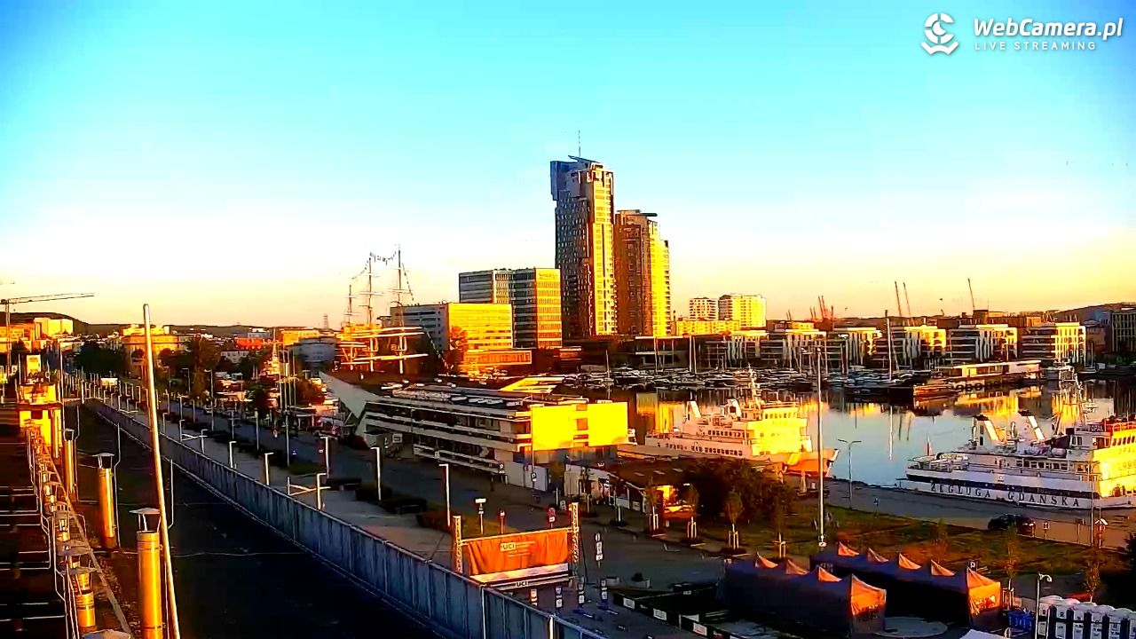GDYNIA - widok na Przystań Jachtową - 26 czerwiec 2026, 04:48