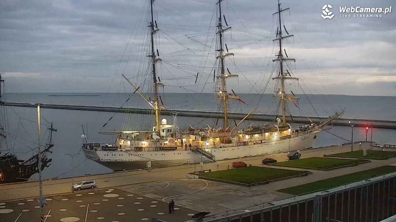 GDYNIA - widok na Przystań Jachtową - 25 wresień 2026, 06:20