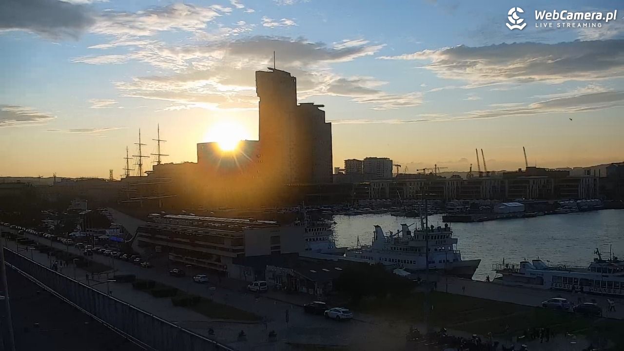 GDYNIA - widok na Przystań Jachtową - 25 lipiec 2025, 20:25