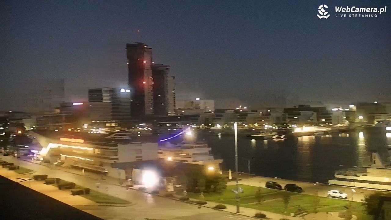 GDYNIA - widok na Przystań Jachtową - 27 wresień 2026, 05:52