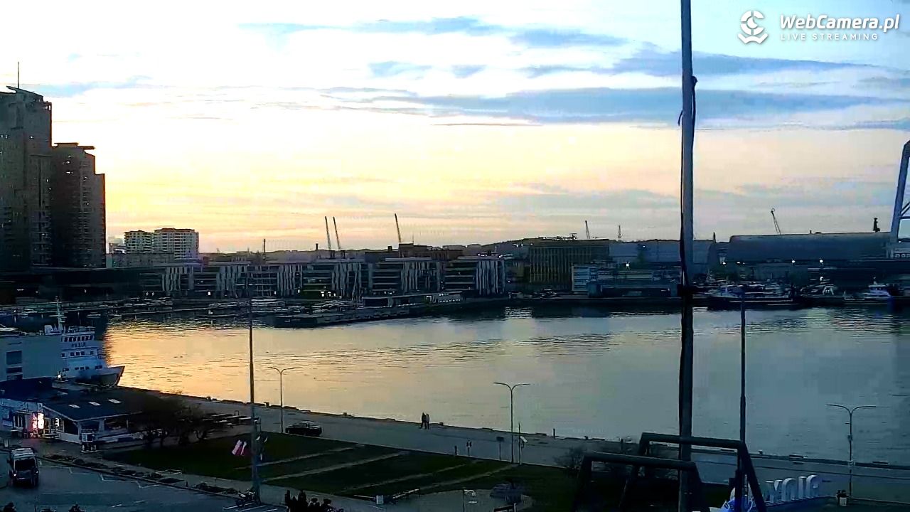 GDYNIA - widok na Przystań Jachtową - 28 marzec 2026, 18:22