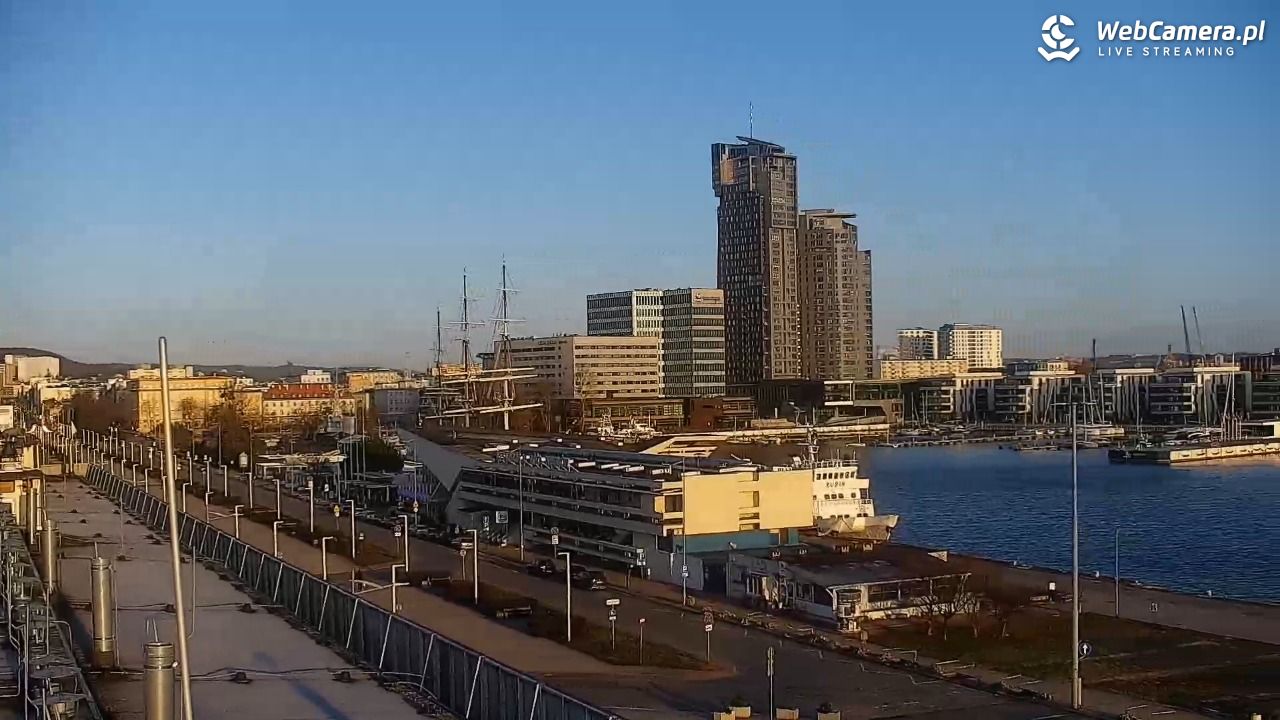 GDYNIA - widok na Przystań Jachtową - 27 marzec 2026, 06:17