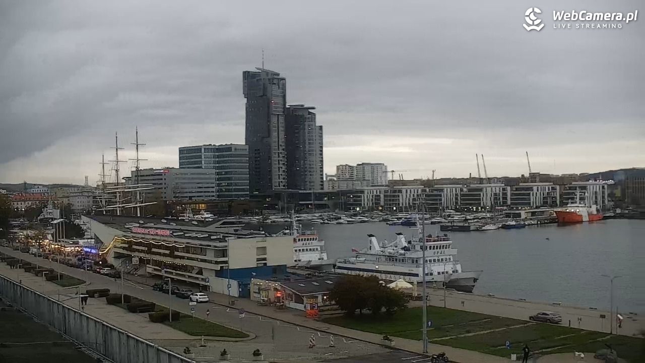 GDYNIA - widok na Przystań Jachtową - 24 październik 2025, 17:01