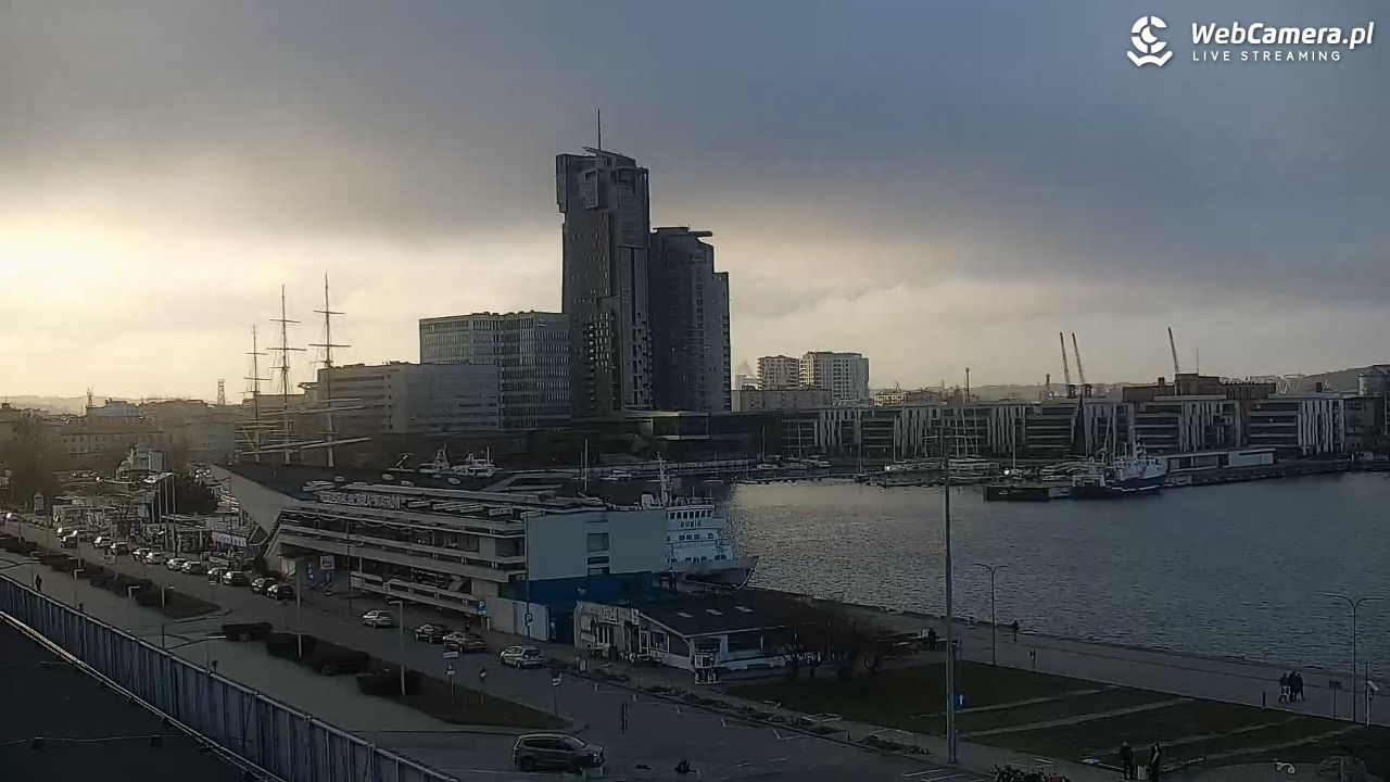 GDYNIA - widok na Przystań Jachtową - 27 marzec 2026, 17:08