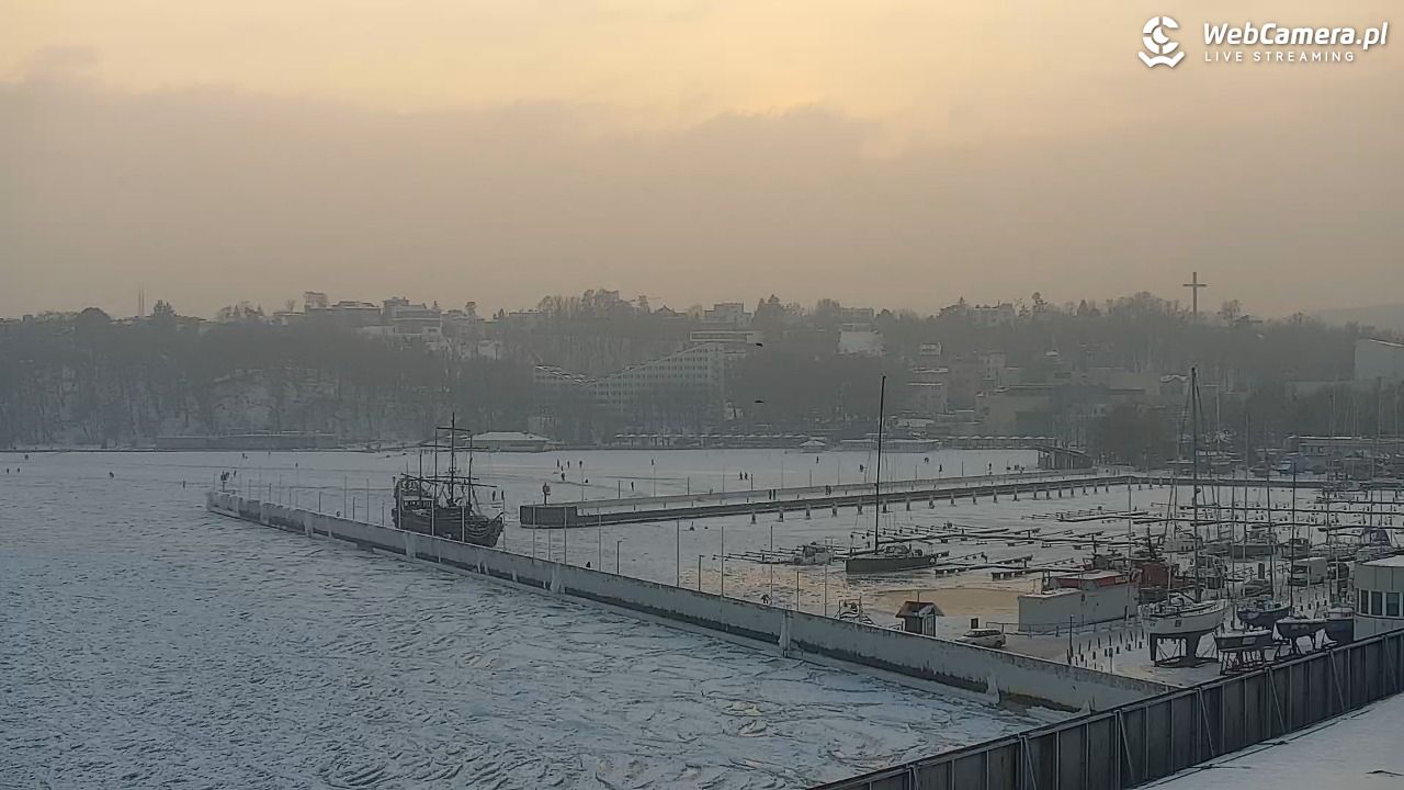 GDYNIA - widok na Przystań Jachtową - 10 luty 2026, 16:07