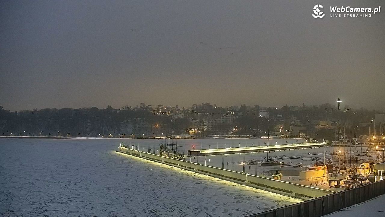 GDYNIA - widok na Przystań Jachtową - 09 luty 2026, 06:43