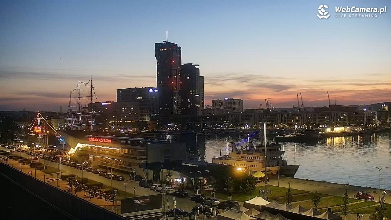 GDYNIA - widok na Przystań Jachtową - 27 czerwiec 2026, 22:32
