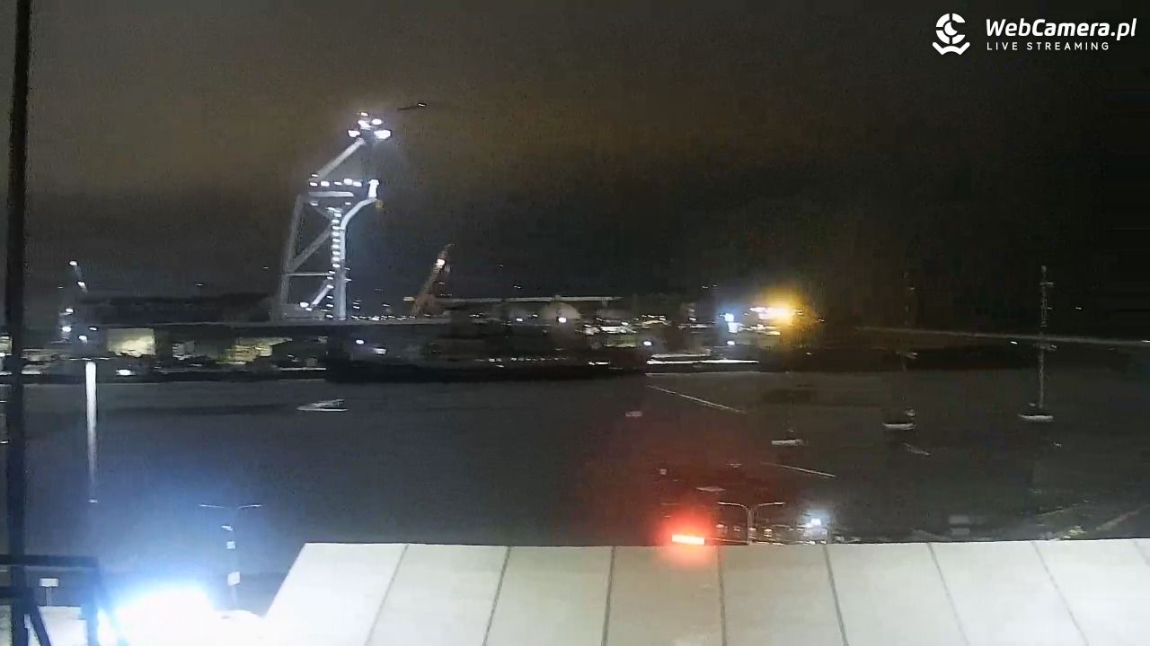 GDYNIA - widok na Przystań Jachtową - 08 luty 2026, 20:43