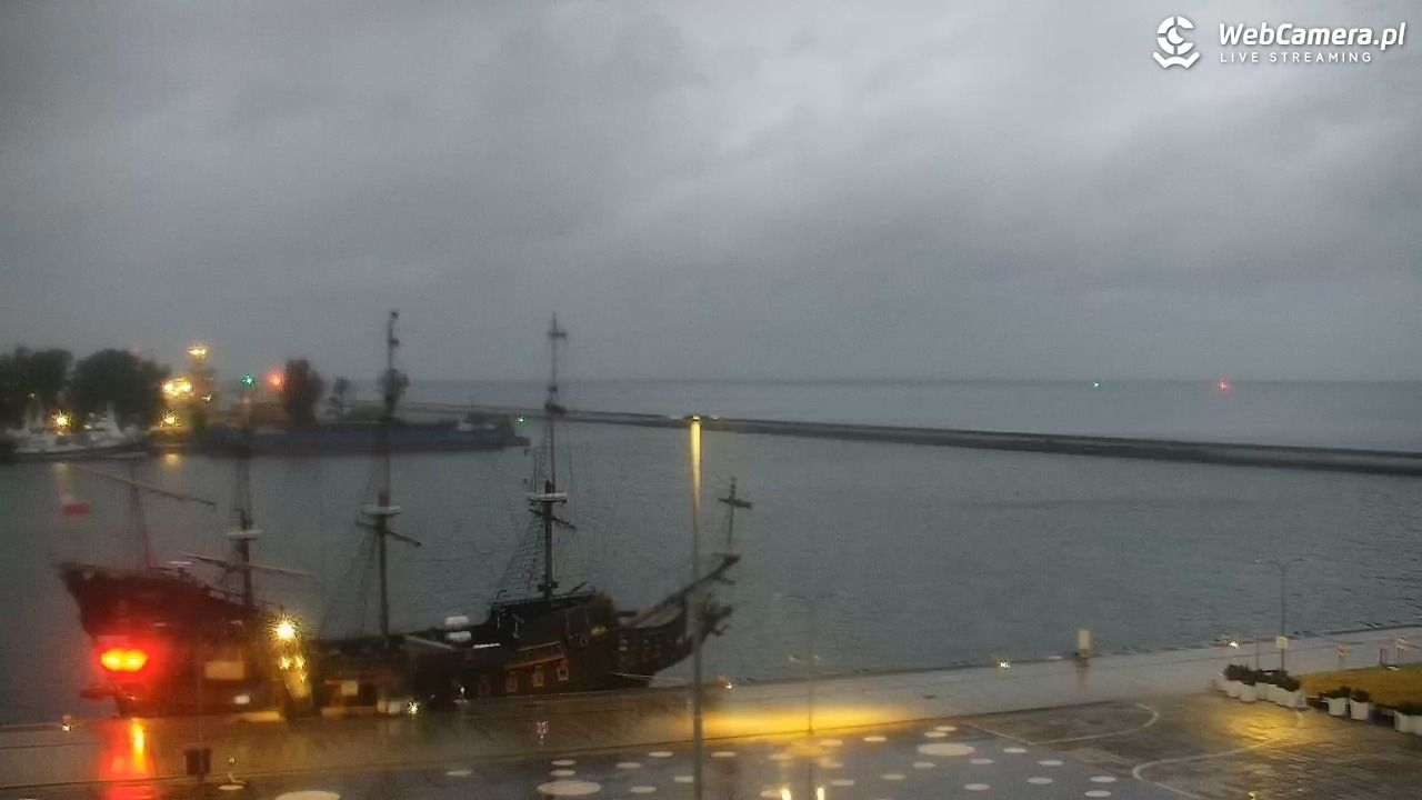 GDYNIA - widok na Przystań Jachtową - 09 czerwiec 2025, 03:53