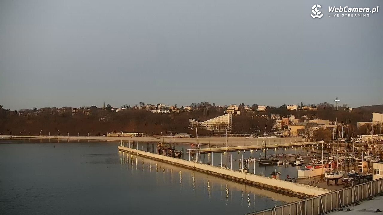 GDYNIA - widok na Przystań Jachtową - 27 marzec 2026, 05:11