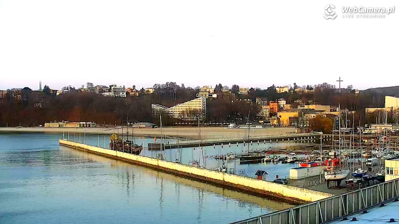 GDYNIA - widok na Przystań Jachtową - 27 marzec 2026, 05:39