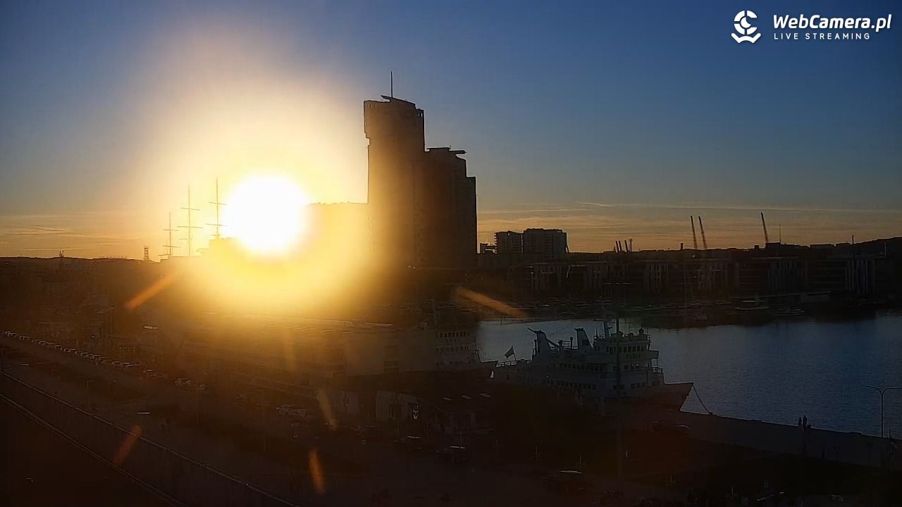 GDYNIA - widok na Przystań Jachtową - 09 maj 2026, 20:06