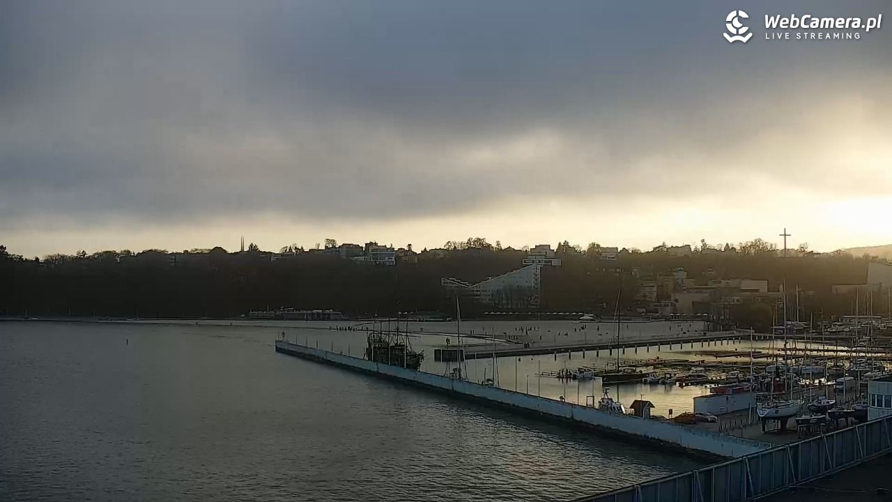 GDYNIA - widok na Przystań Jachtową - 27 marzec 2026, 17:11