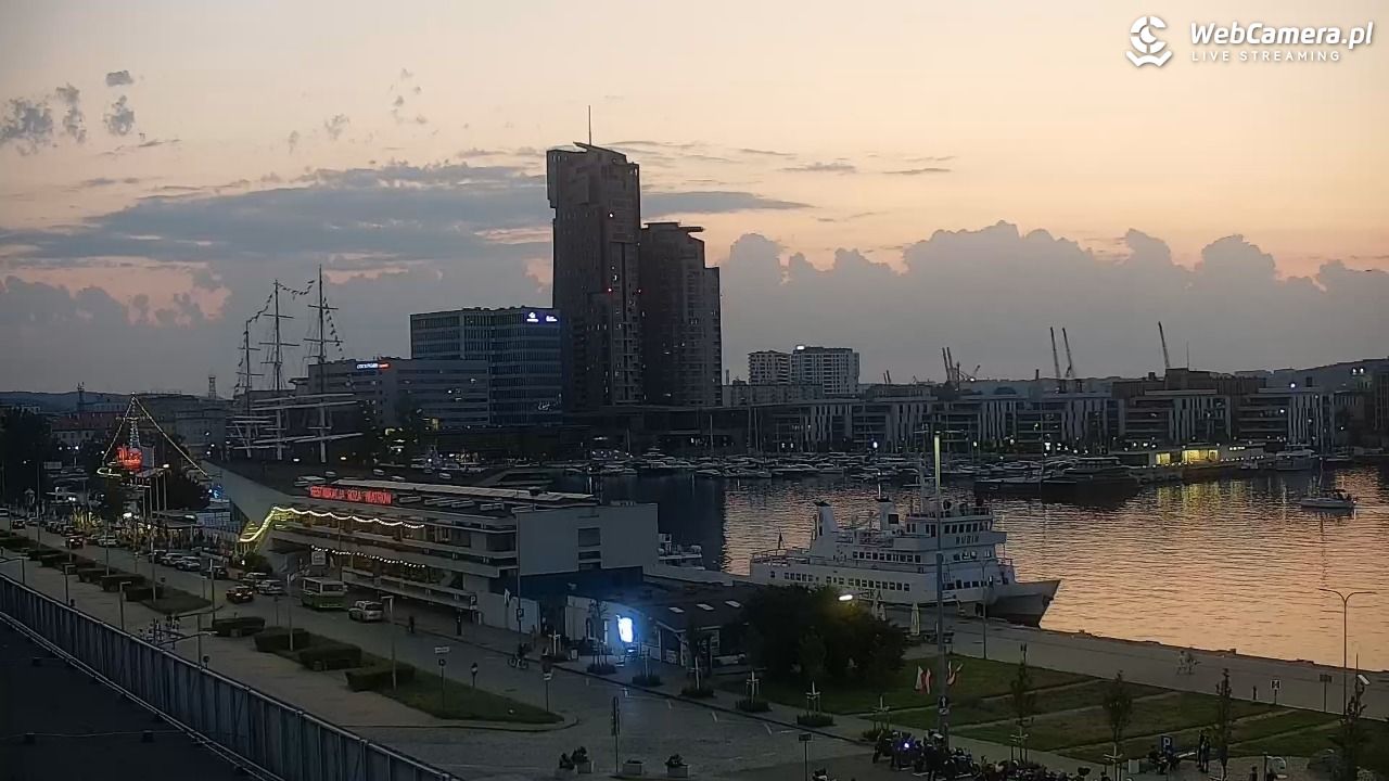 GDYNIA - widok na Przystań Jachtową - 28 czerwiec 2026, 21:56
