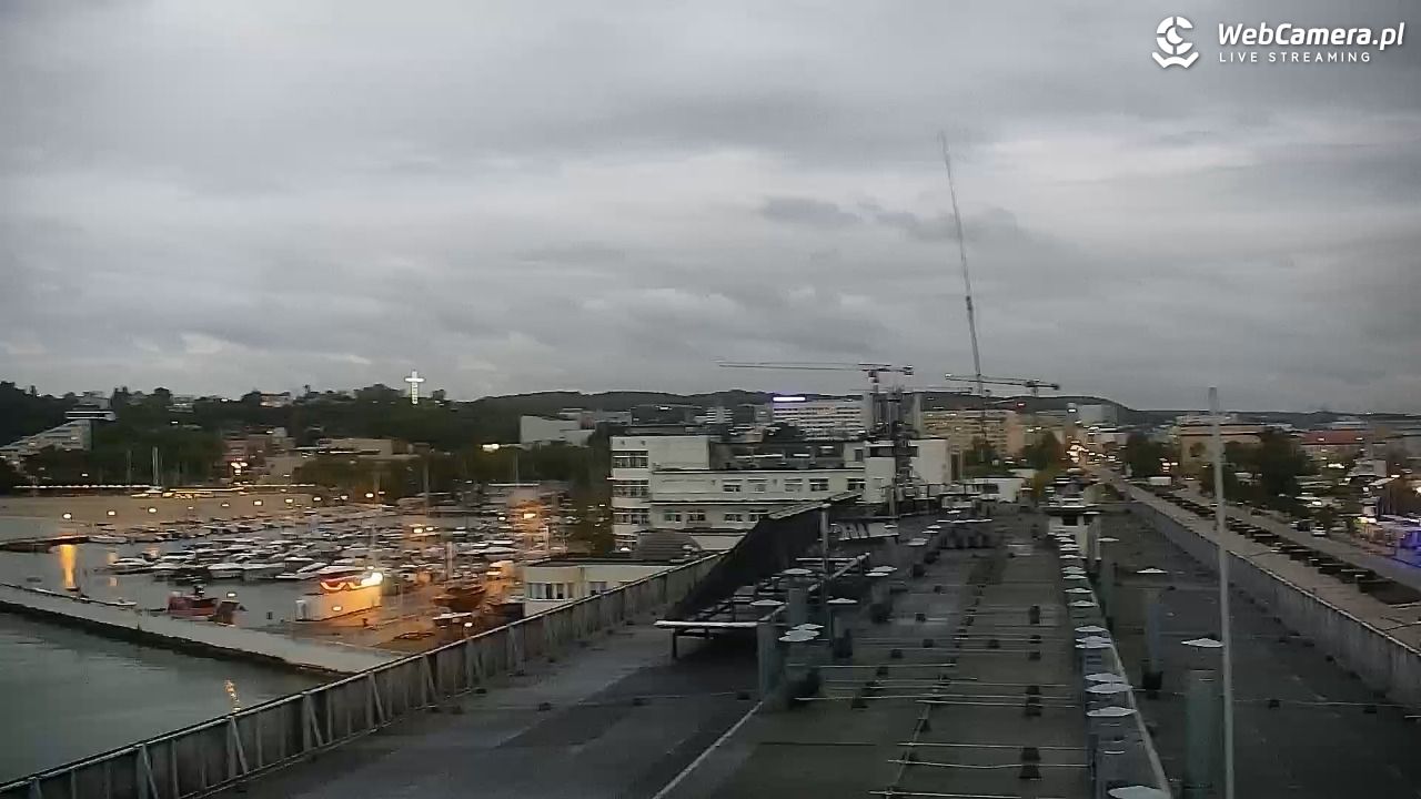 GDYNIA - widok na Przystań Jachtową - 15 maj 2025, 20:59