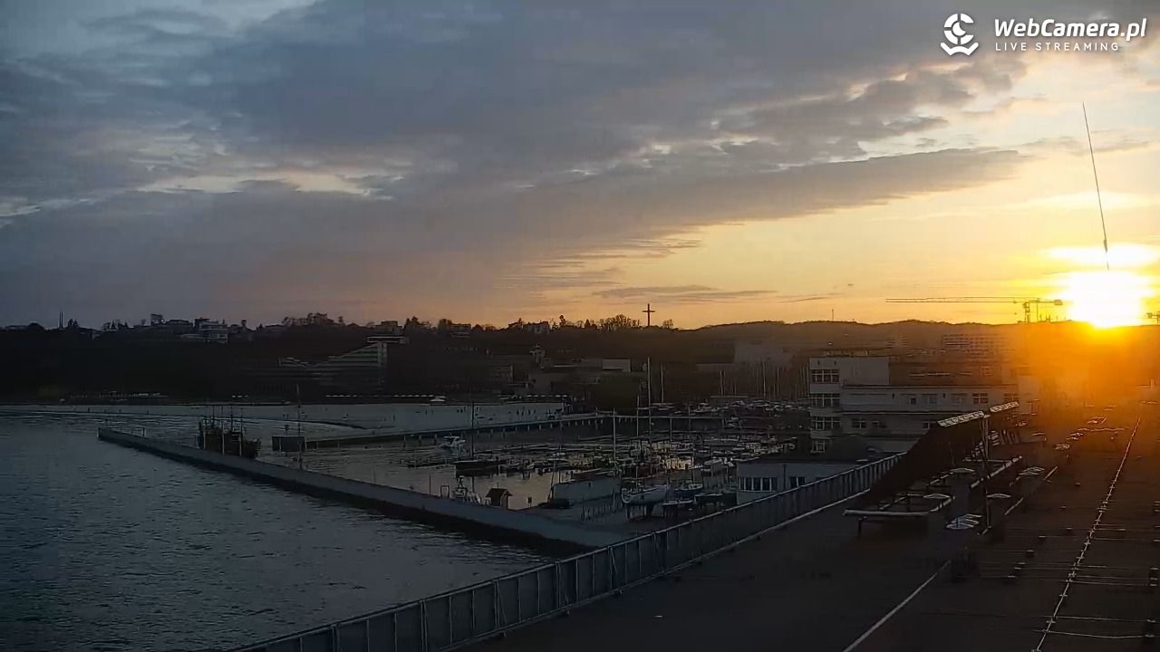 GDYNIA - widok na Przystań Jachtową - 28 marzec 2026, 17:52