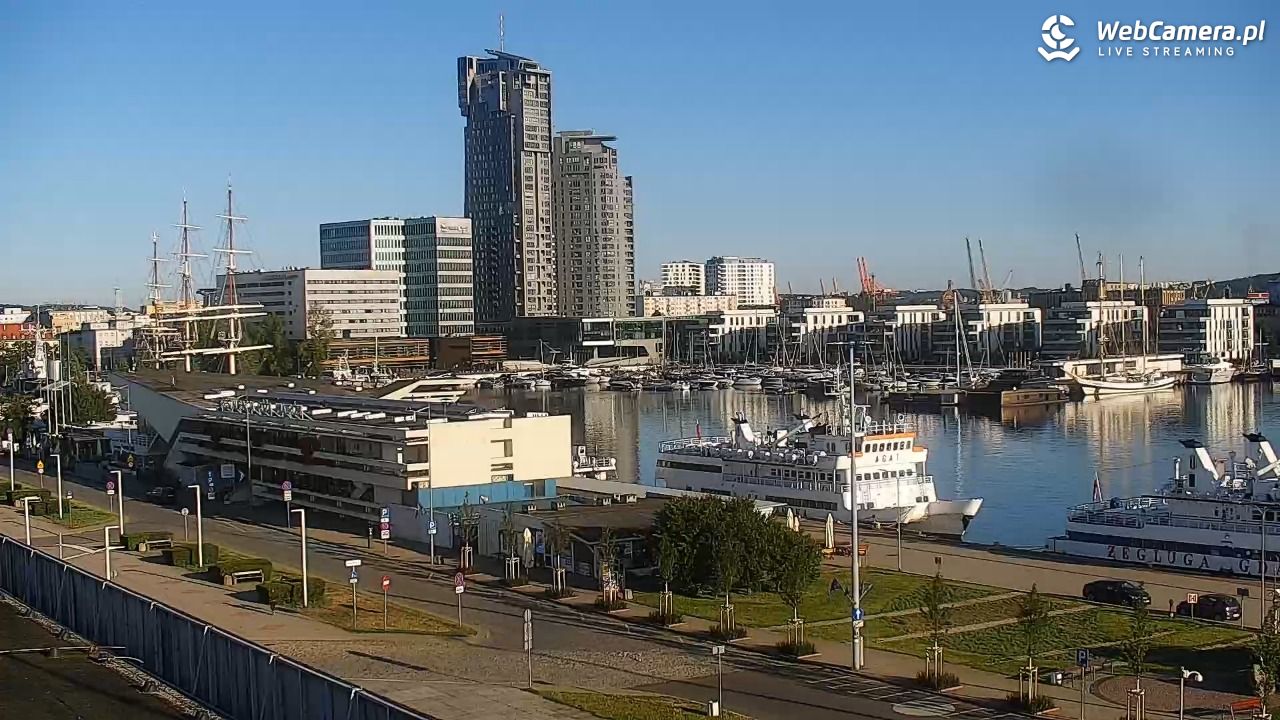 GDYNIA - widok na Przystań Jachtową - 09 sierpień 2026, 07:04