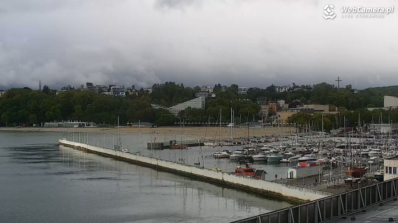 GDYNIA - widok na Przystań Jachtową - 15 maj 2025, 08:13