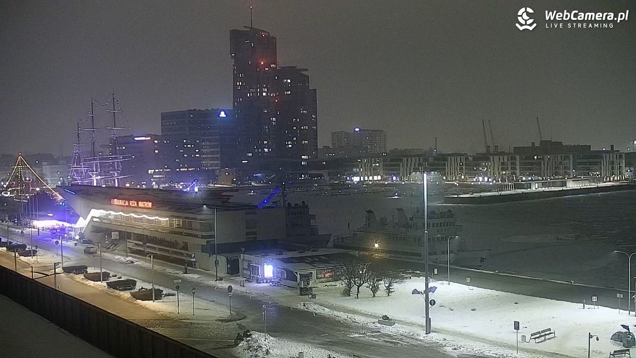 GDYNIA - widok na Przystań Jachtową - 10 luty 2026, 22:04
