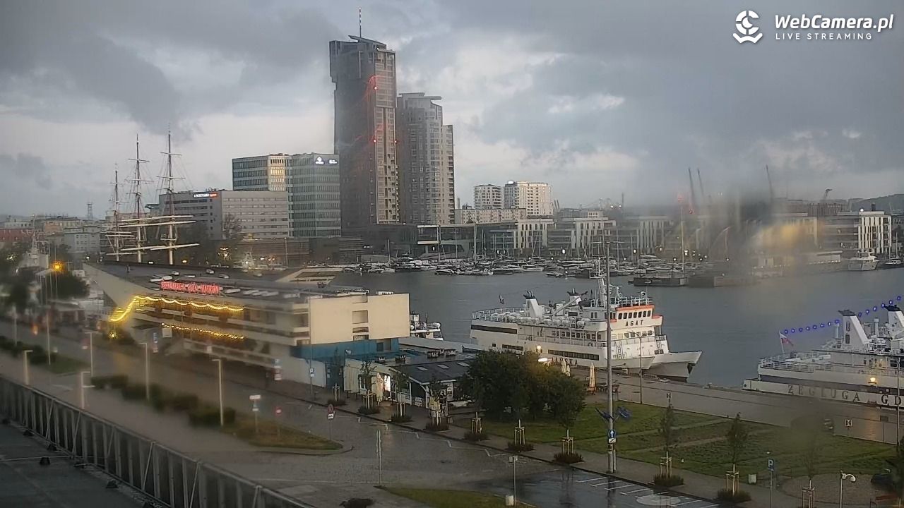 GDYNIA - widok na Przystań Jachtową - 11 sierpień 2026, 05:06