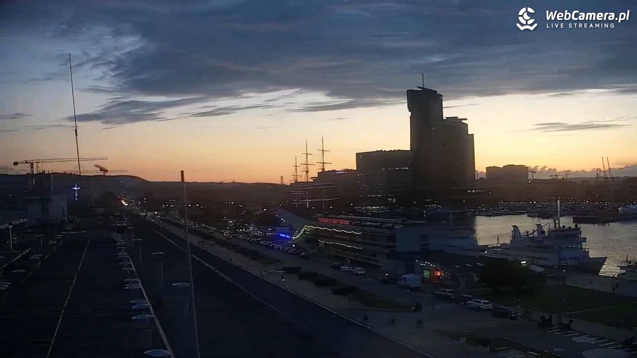 GDYNIA - widok na Przystań Jachtową - 25 lipiec 2025, 21:25