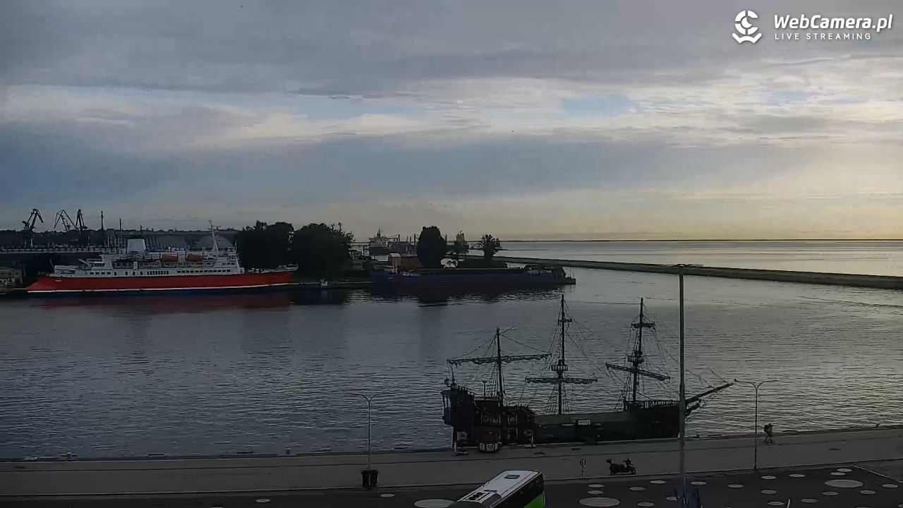 GDYNIA - widok na Przystań Jachtową - 13 sierpień 2026, 06:51