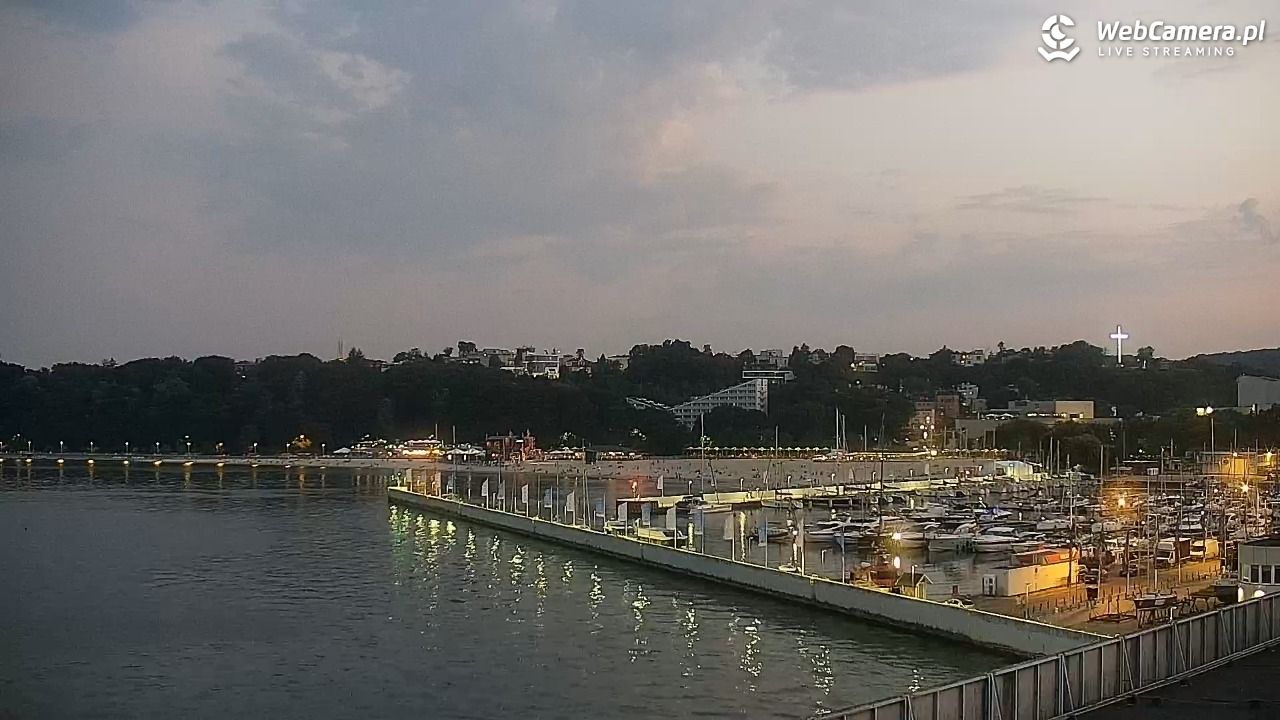 GDYNIA - widok na Przystań Jachtową - 28 czerwiec 2026, 22:10