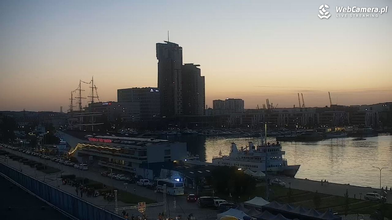 GDYNIA - widok na Przystań Jachtową - 26 czerwiec 2026, 21:55