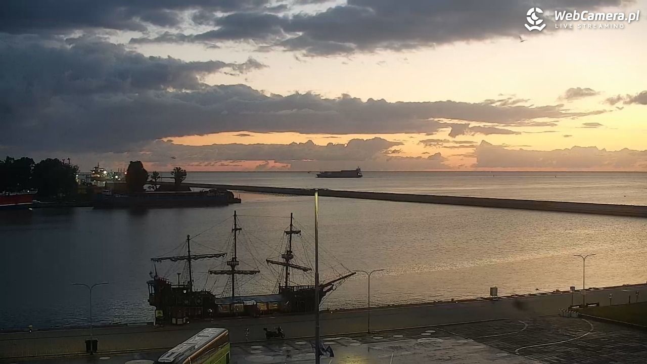 GDYNIA - widok na Przystań Jachtową - 11 sierpień 2026, 04:44
