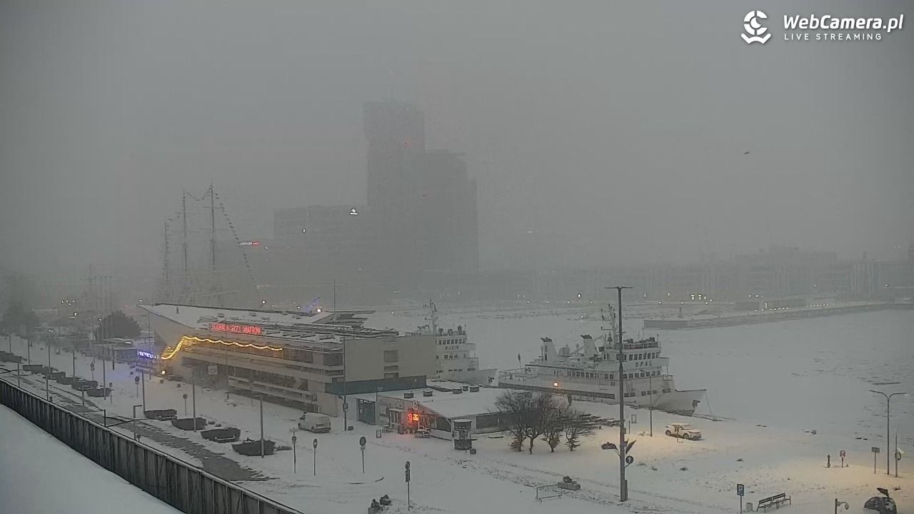 GDYNIA - widok na Przystań Jachtową - 11 luty 2026, 07:04