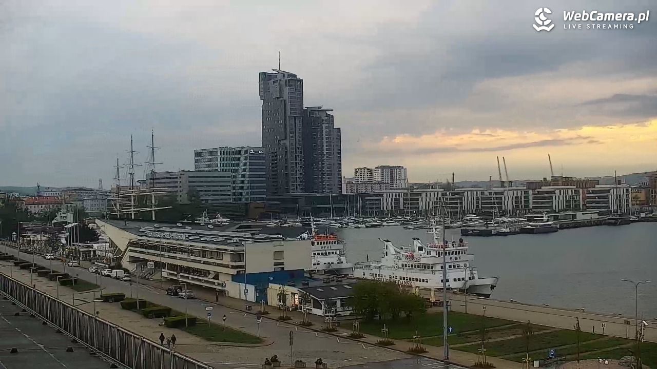 GDYNIA - widok na Przystań Jachtową - 11 maj 2026, 19:43