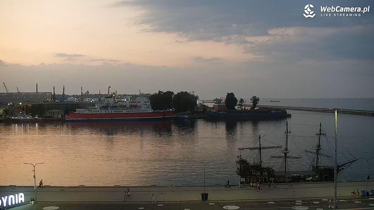GDYNIA - widok na Przystań Jachtową - 28 czerwiec 2026, 21:56