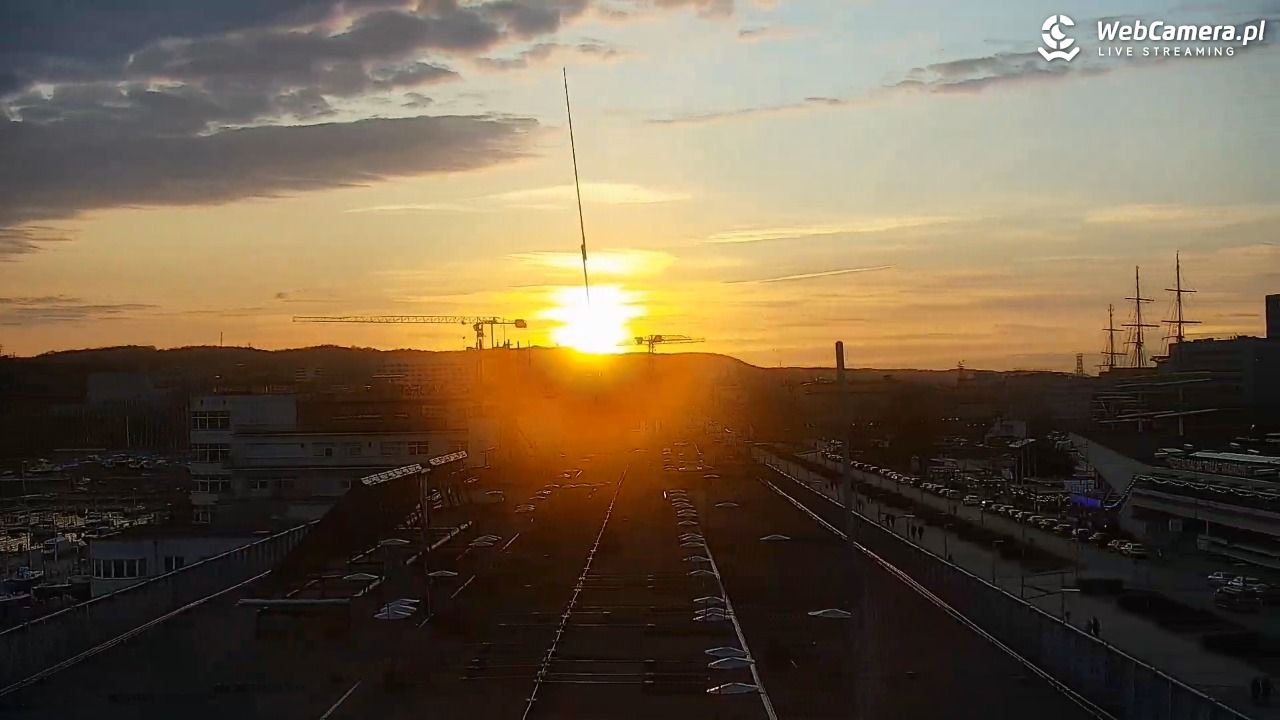 GDYNIA - widok na Przystań Jachtową - 28 marzec 2026, 17:53