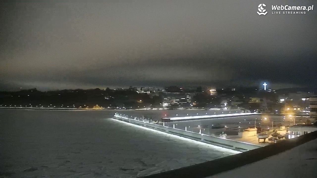 GDYNIA - widok na Przystań Jachtową - 08 luty 2026, 21:15