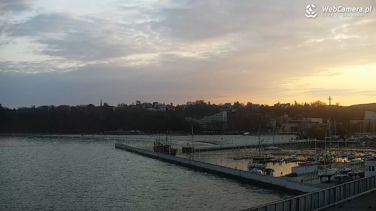 GDYNIA - widok na Przystań Jachtową - 28 marzec 2026, 17:50
