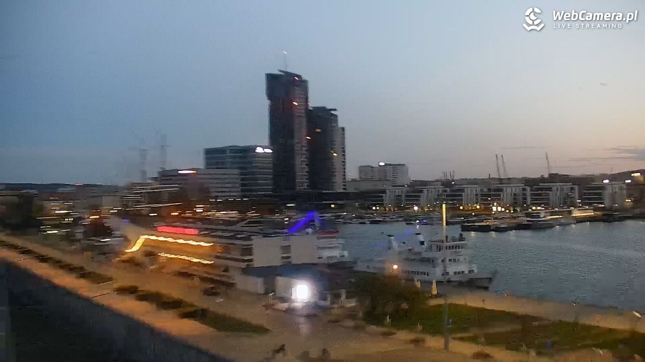 GDYNIA - widok na Przystań Jachtową - 09 maj 2026, 04:21