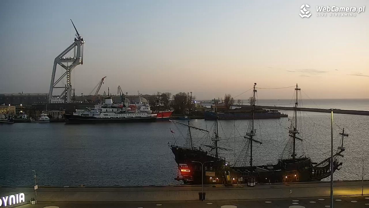GDYNIA - widok na Przystań Jachtową - 27 marzec 2026, 05:12