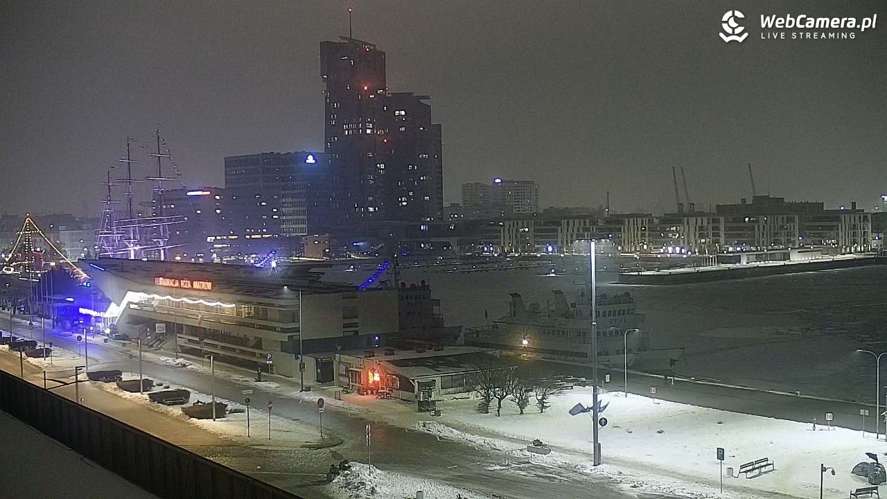 GDYNIA - widok na Przystań Jachtową - 10 luty 2026, 22:37