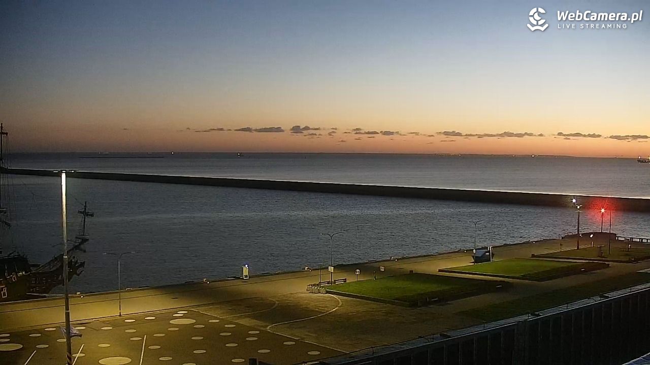 GDYNIA - widok na Przystań Jachtową - 27 wresień 2026, 05:55