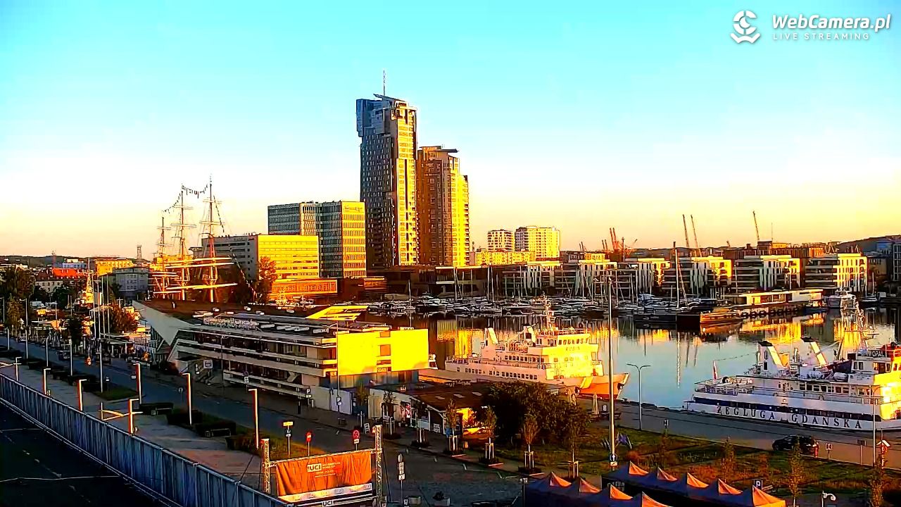 GDYNIA - widok na Przystań Jachtową - 26 czerwiec 2026, 04:48