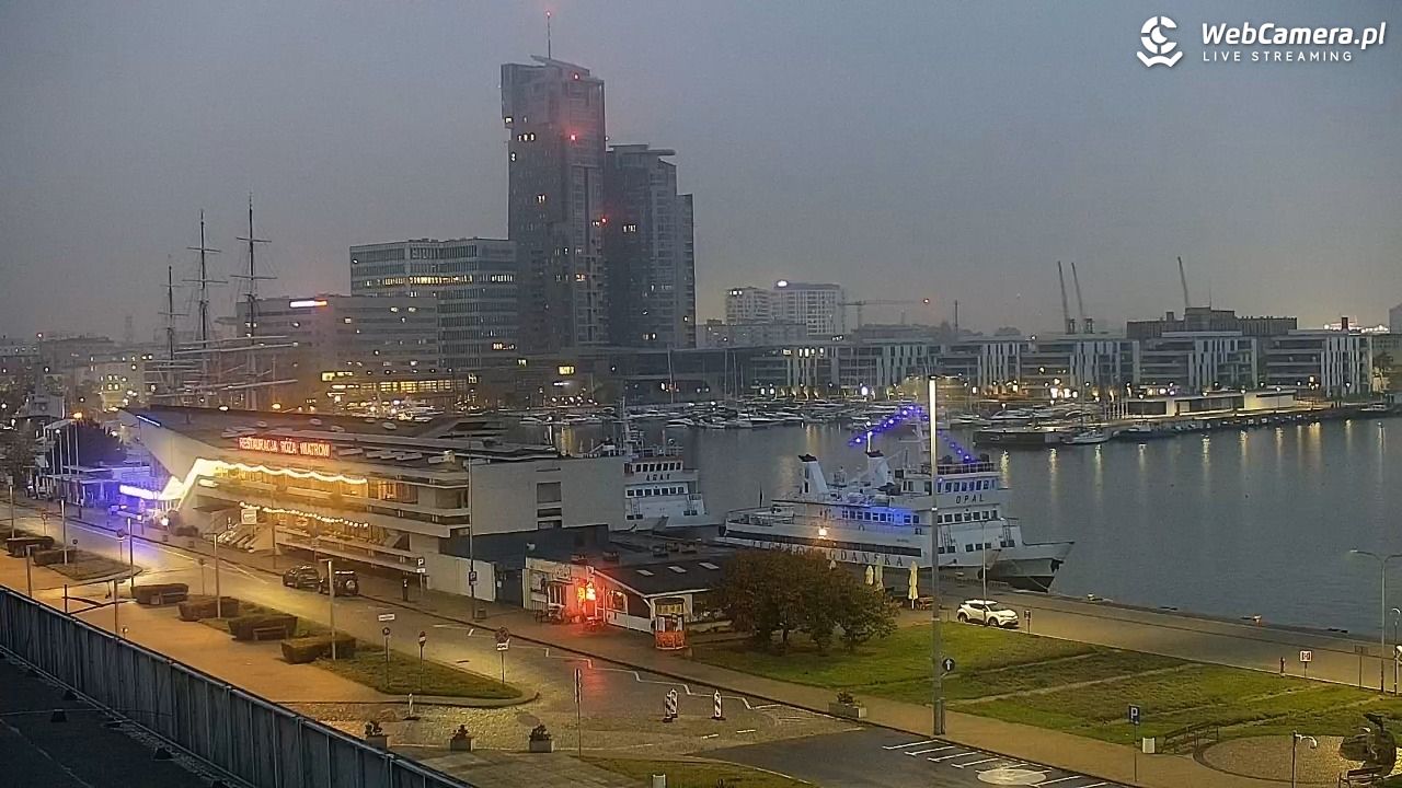 GDYNIA - widok na Przystań Jachtową - 23 październik 2025, 07:05