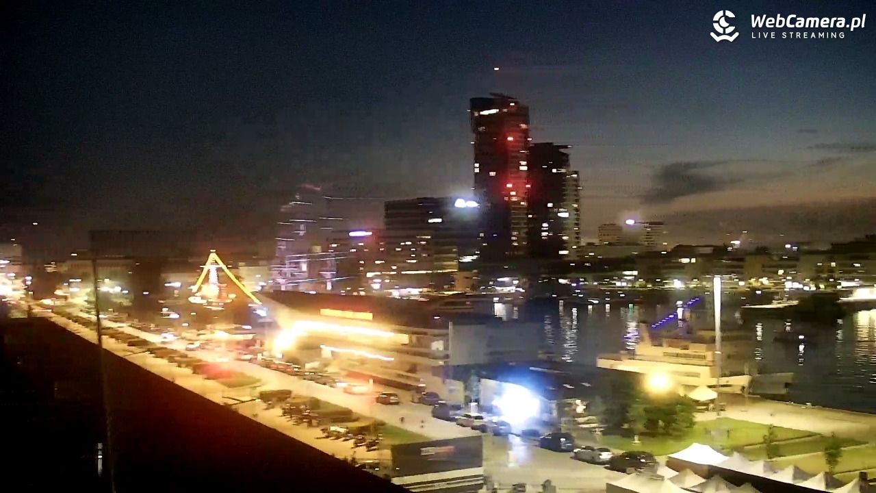 GDYNIA - widok na Przystań Jachtową - 27 czerwiec 2026, 23:24