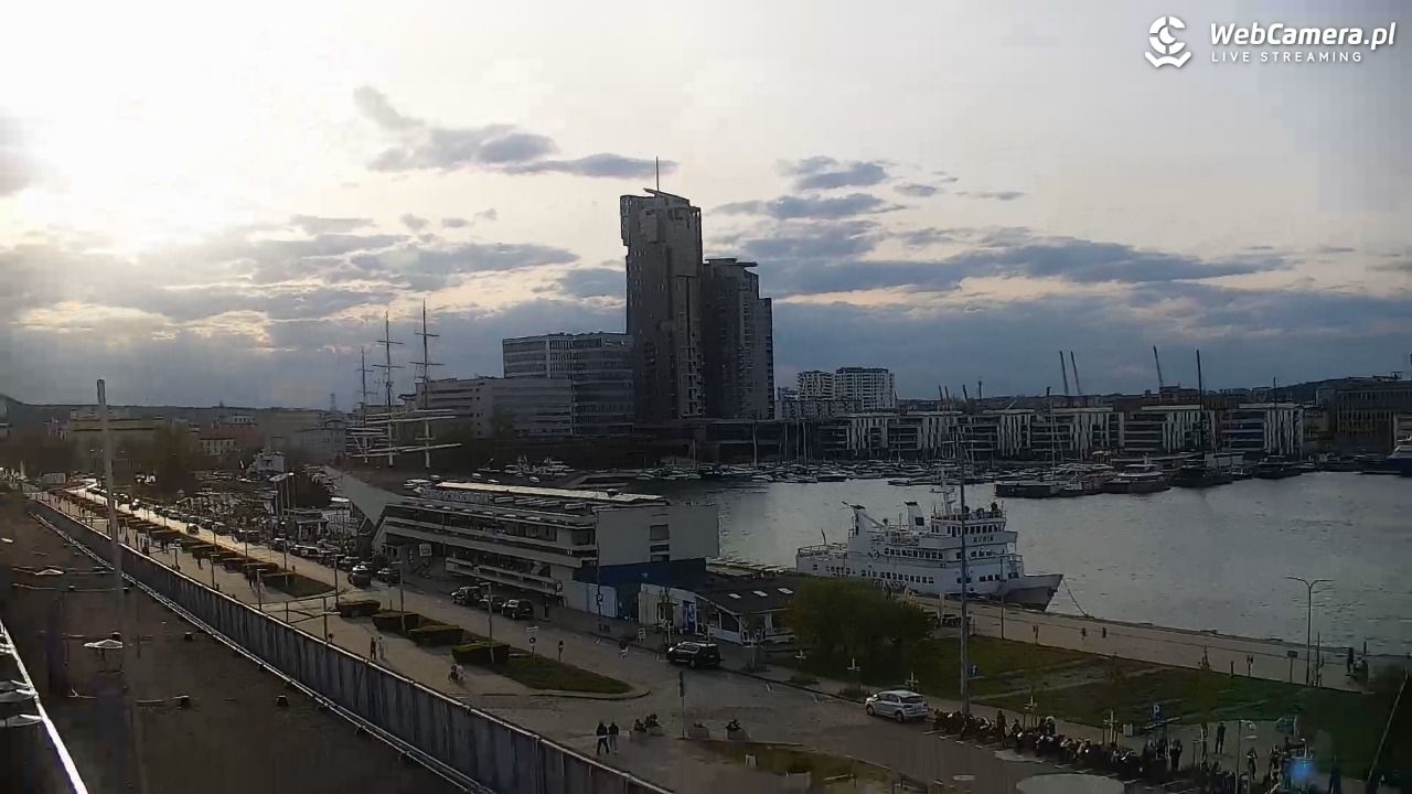 GDYNIA - widok na Przystań Jachtową - 10 maj 2026, 18:51
