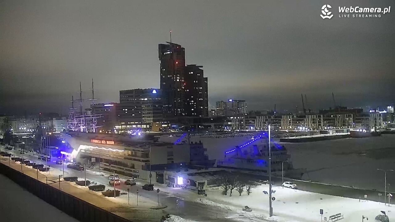 GDYNIA - widok na Przystań Jachtową - 08 luty 2026, 19:20