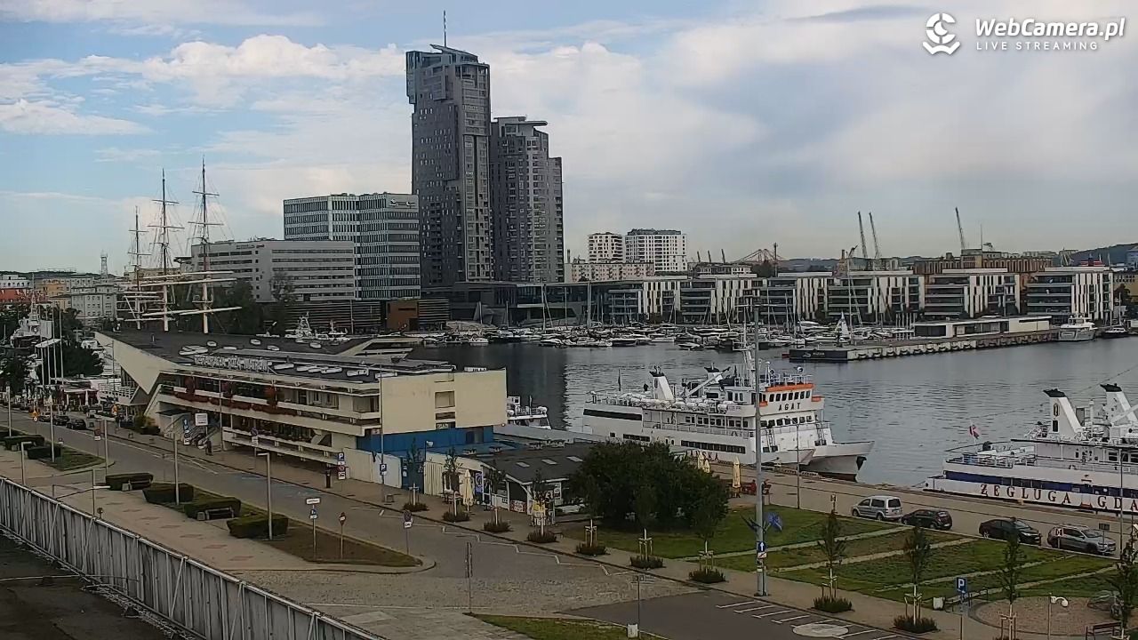 GDYNIA - widok na Przystań Jachtową - 13 sierpień 2026, 08:38