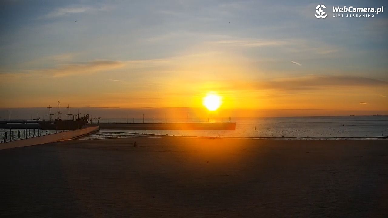 GDYNIA - widok na plażę i marinę - 01 marzec 2026, 06:53