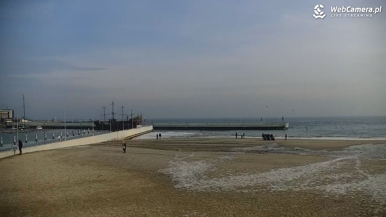 GDYNIA - widok na plażę i marinę - 27 luty 2026, 12:33